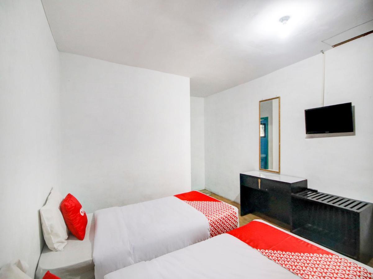 Oyo 2322 Dien Karona Hotel Берастаги Екстериор снимка